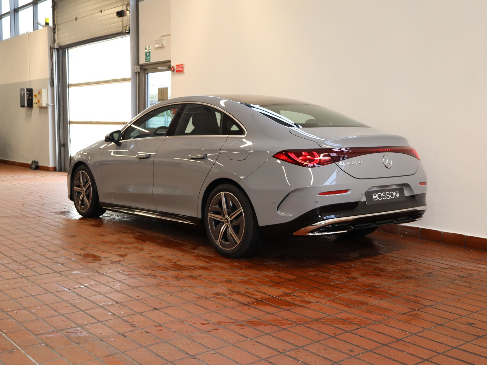 5 - Mercedes CLA 200 premium auto