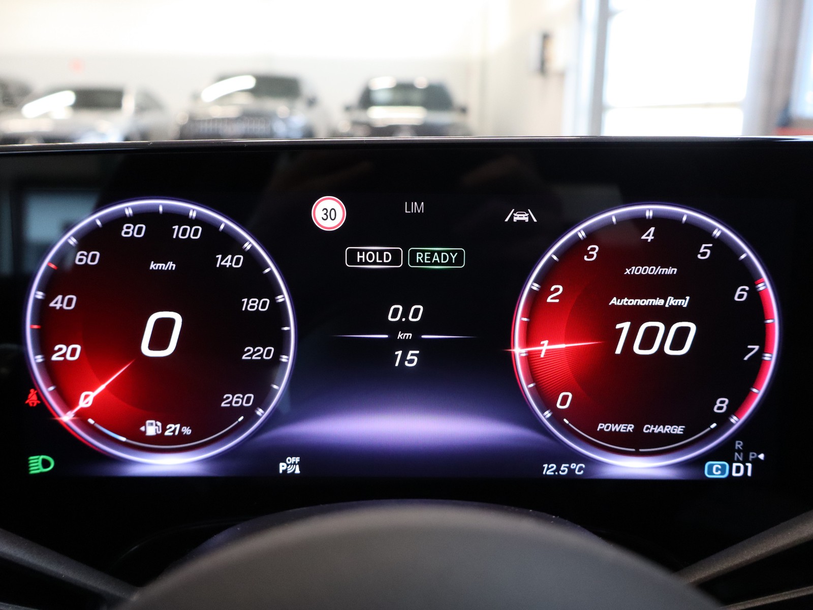 9 - Mercedes CLA 200 premium auto