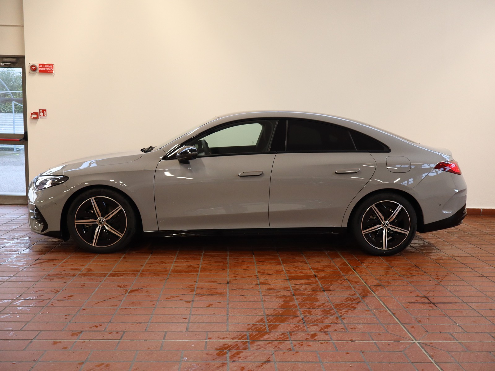 3 - Mercedes CLA 200 premium 4matic auto