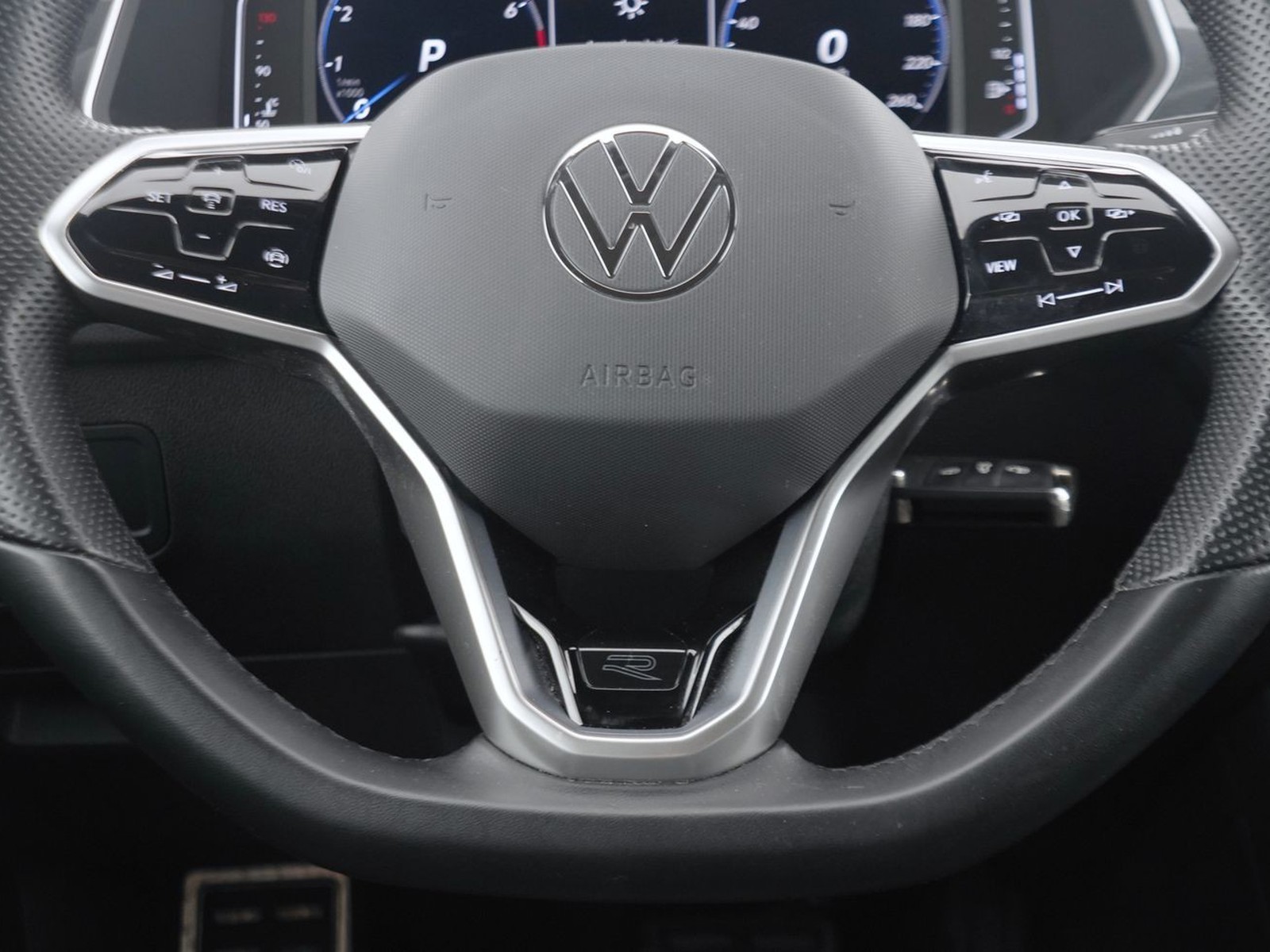 15 - Volkswagen Tiguan 1.5 tsi act 150cv r-line dsg