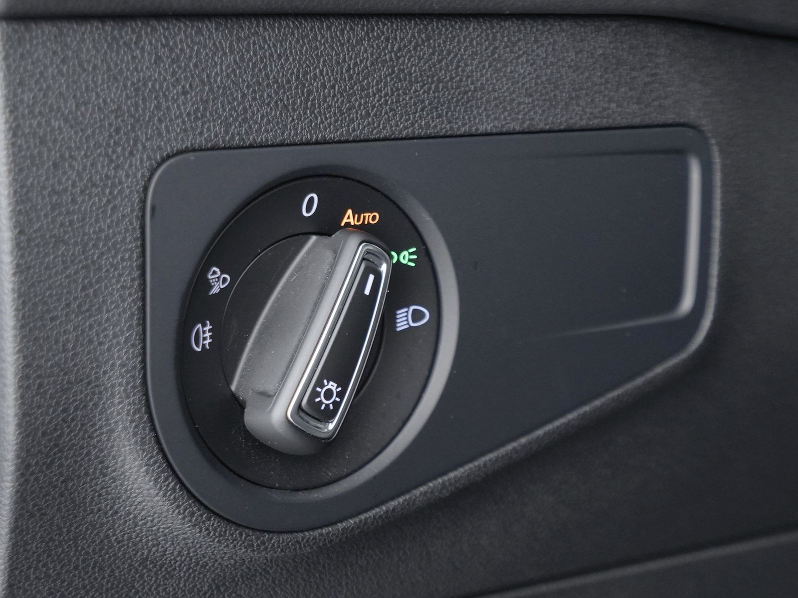 16 - Volkswagen Tiguan 1.5 tsi act 150cv r-line dsg