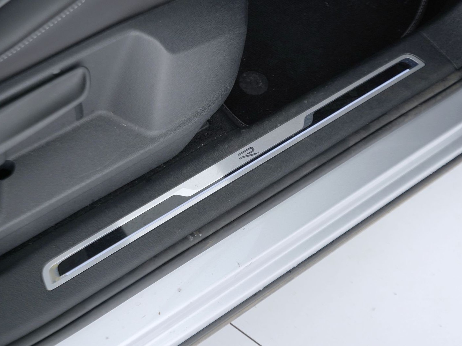 20 - Volkswagen Tiguan 1.5 tsi act 150cv r-line dsg