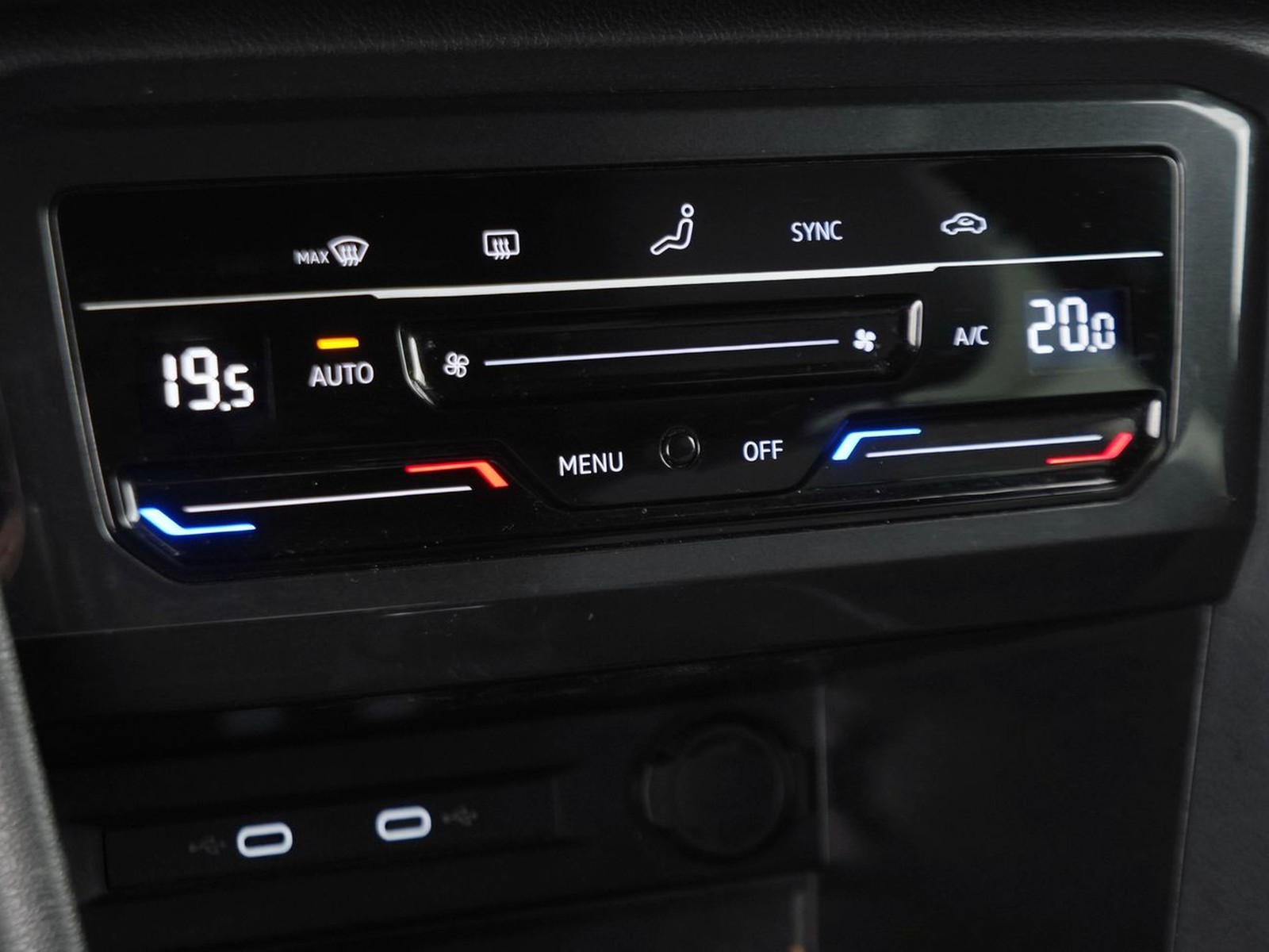 24 - Volkswagen Tiguan 1.5 tsi act 150cv r-line dsg