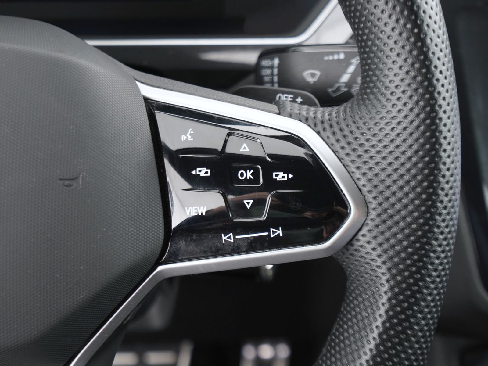 26 - Volkswagen Tiguan 1.5 tsi act 150cv r-line dsg