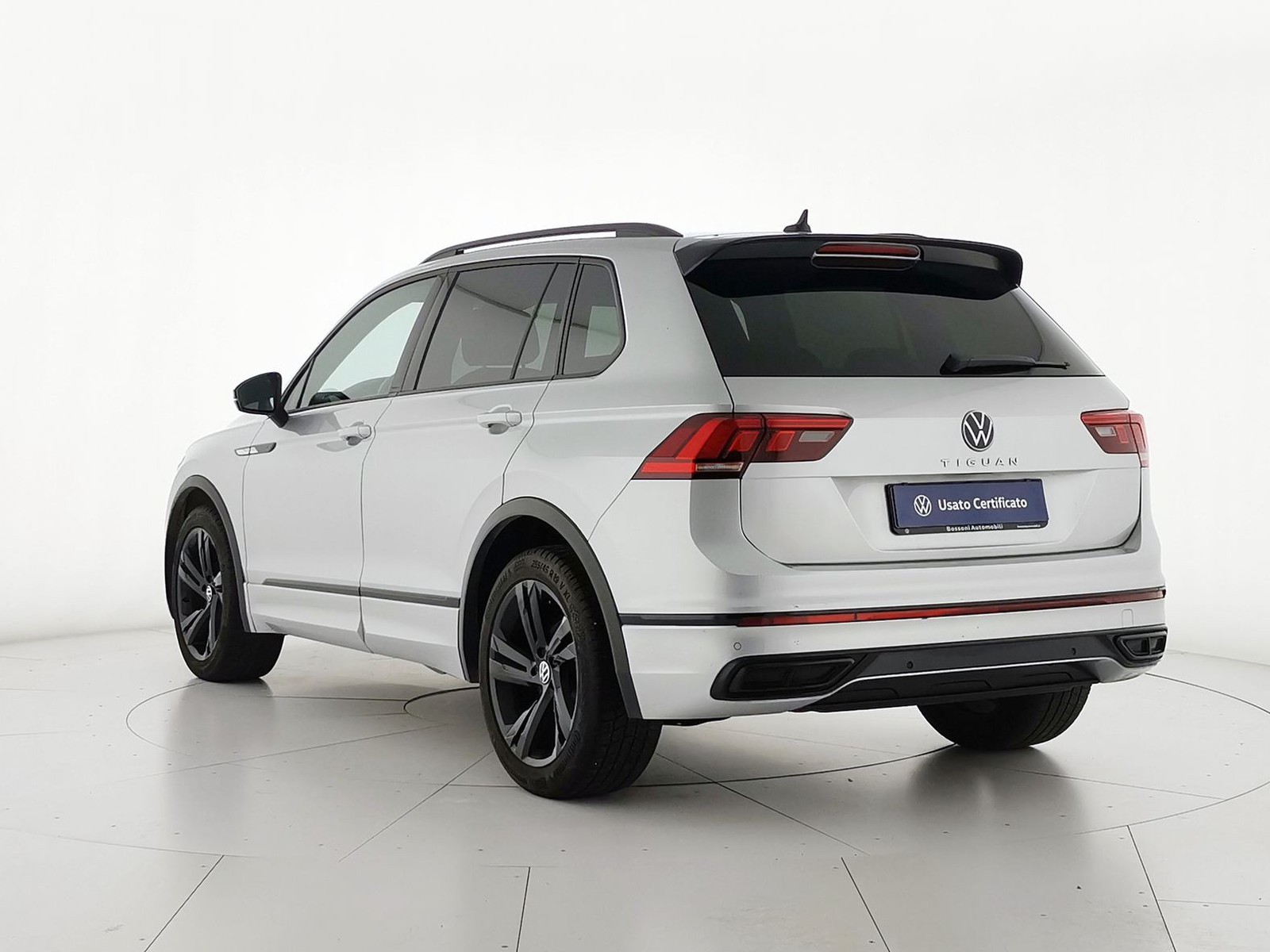 4 - Volkswagen Tiguan 1.5 tsi act 150cv r-line dsg