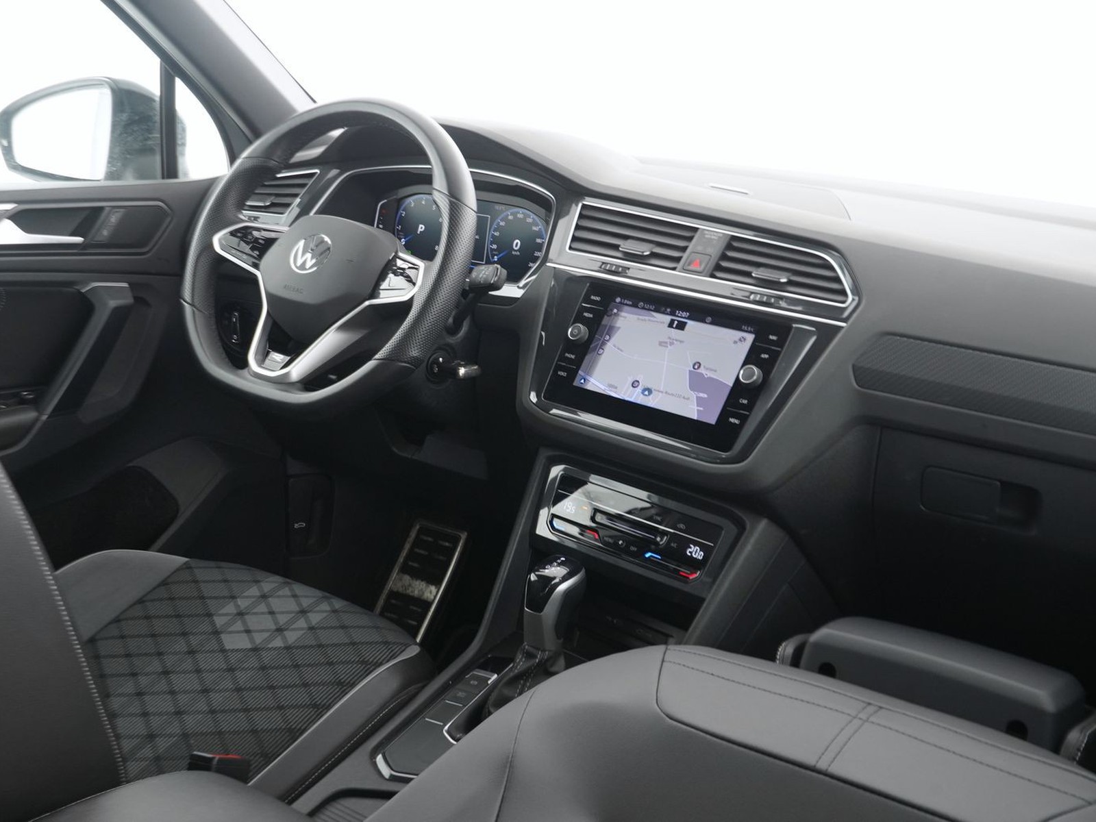 6 - Volkswagen Tiguan 1.5 tsi act 150cv r-line dsg