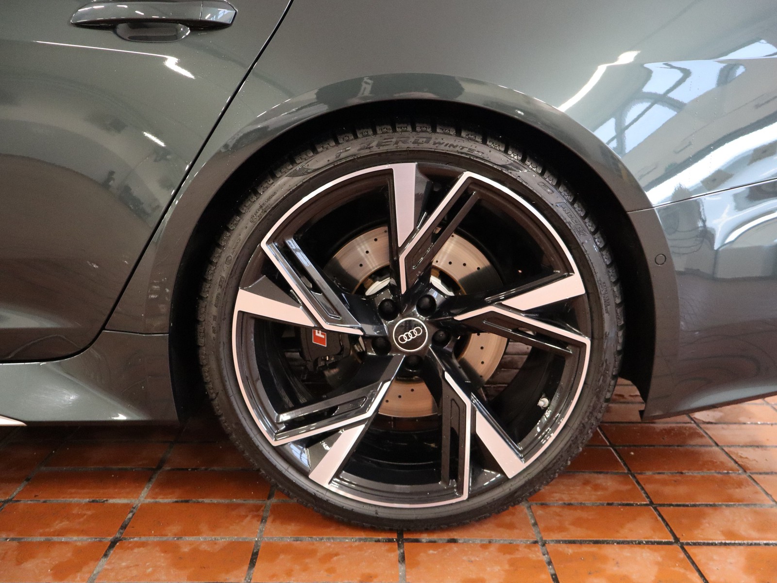 4 - Audi RS6 avant 4.0 v8 mhev quattro tiptronic