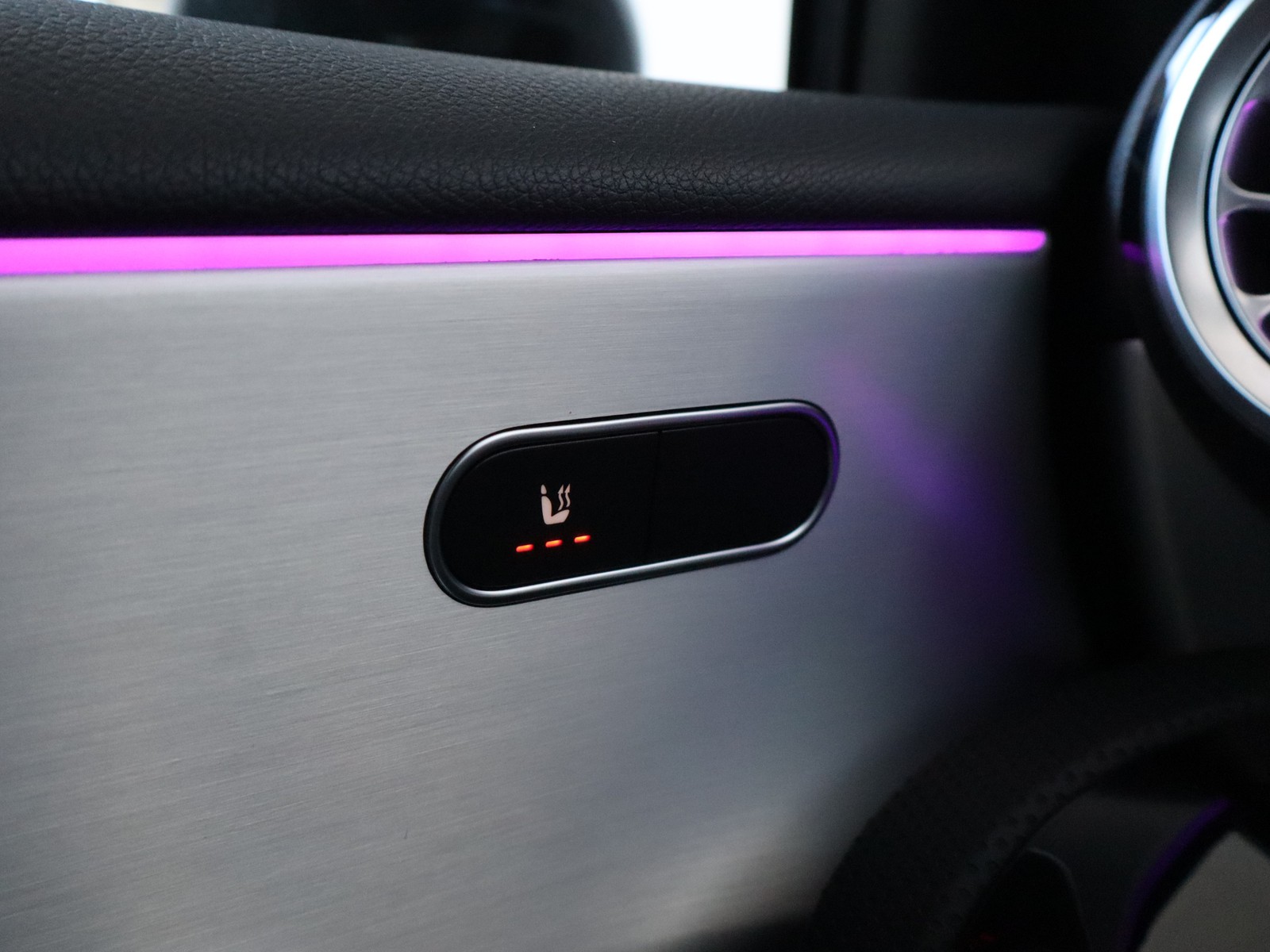 15 - Mercedes Classe A 180 d amg line extra speedshift dct amg 8g