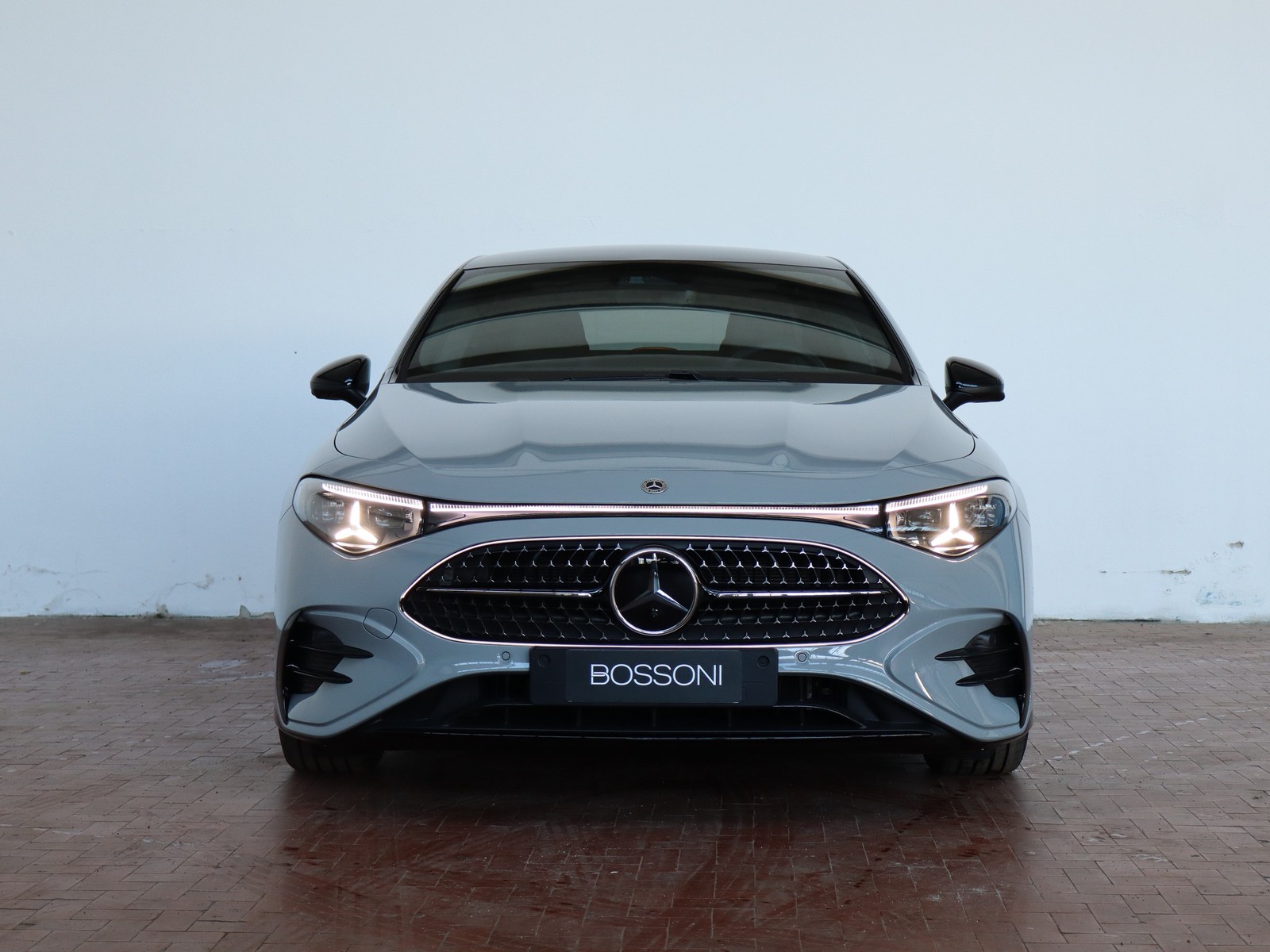 2 - Mercedes CLA 200 premium auto