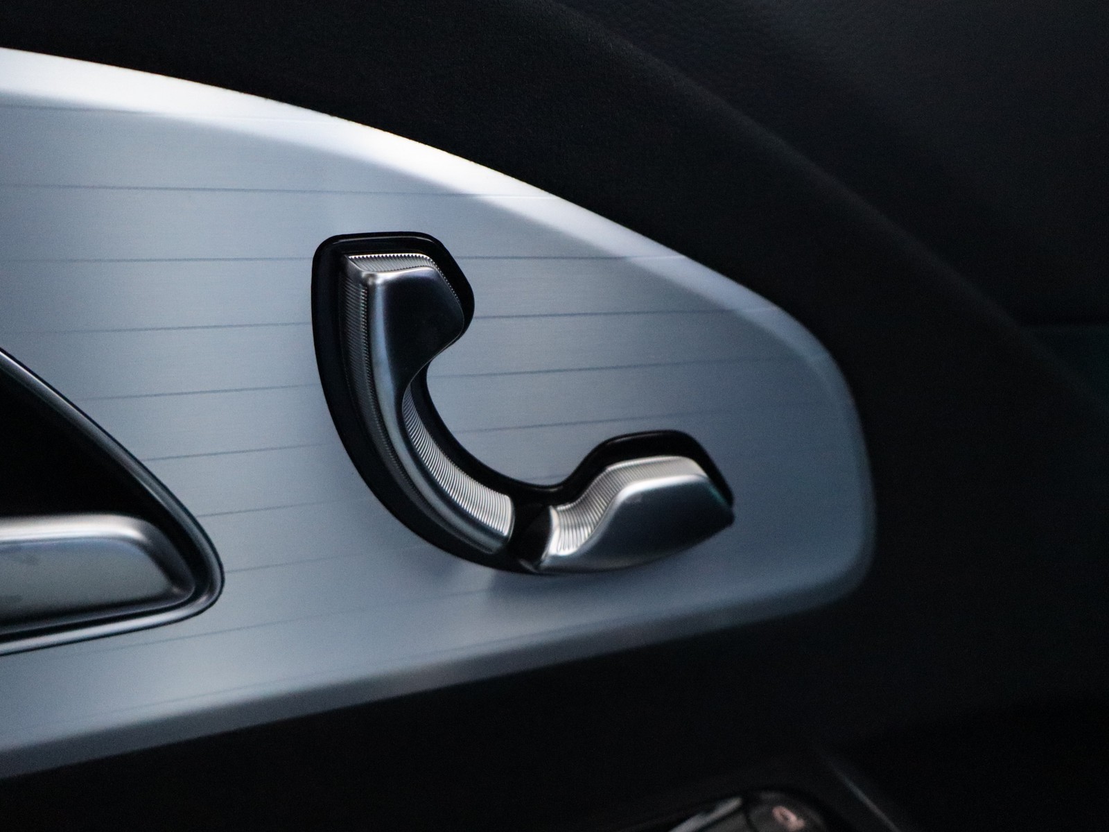 15 - Mercedes CLA 200 premium auto