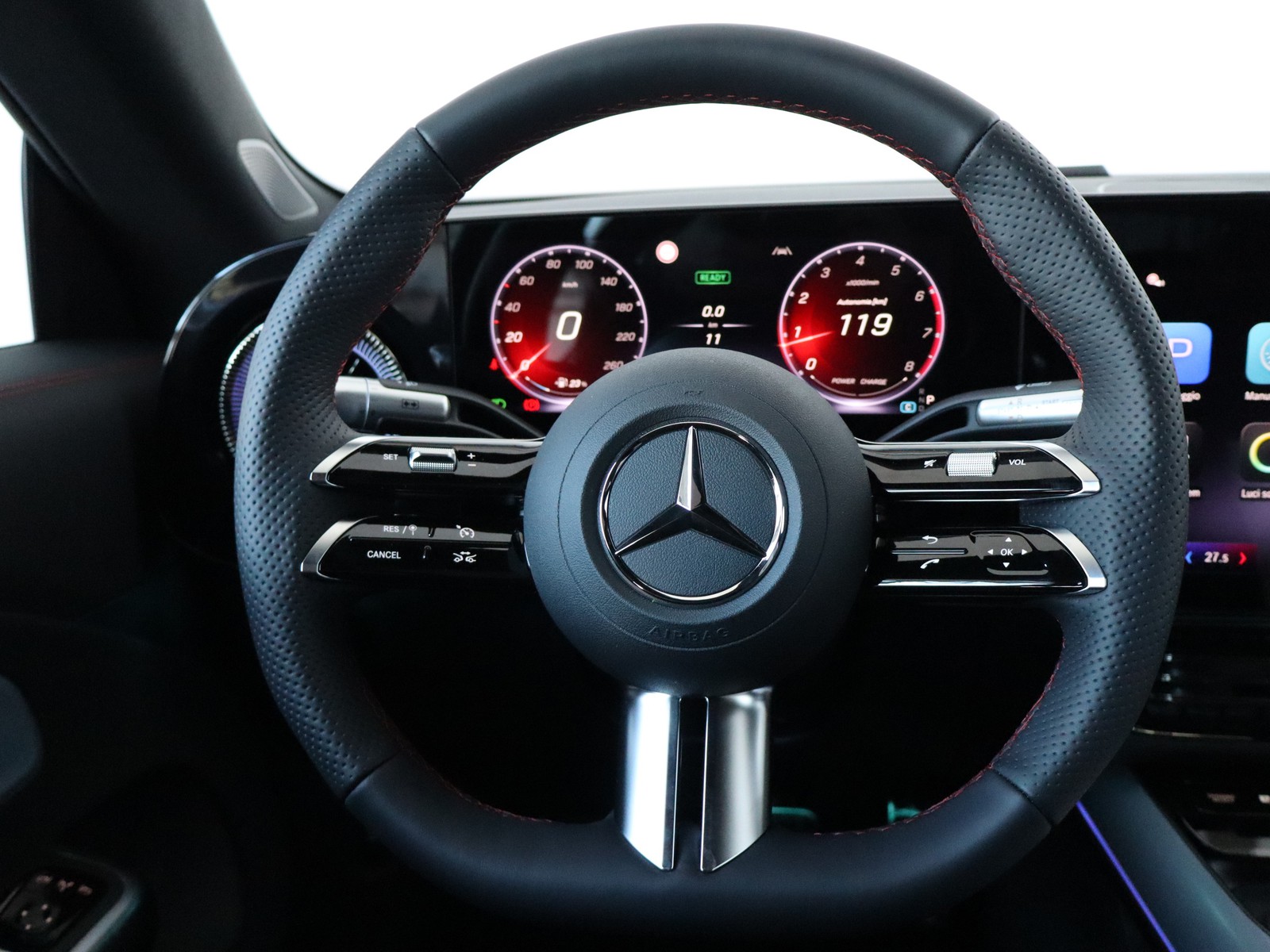 16 - Mercedes CLA 200 premium auto