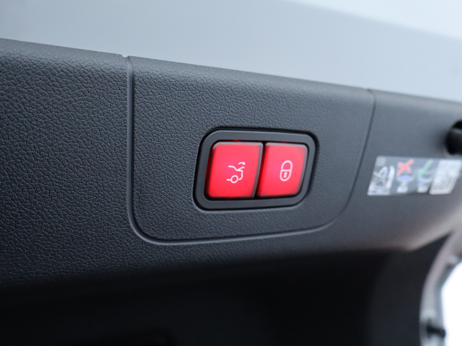 18 - Mercedes CLA 200 premium auto