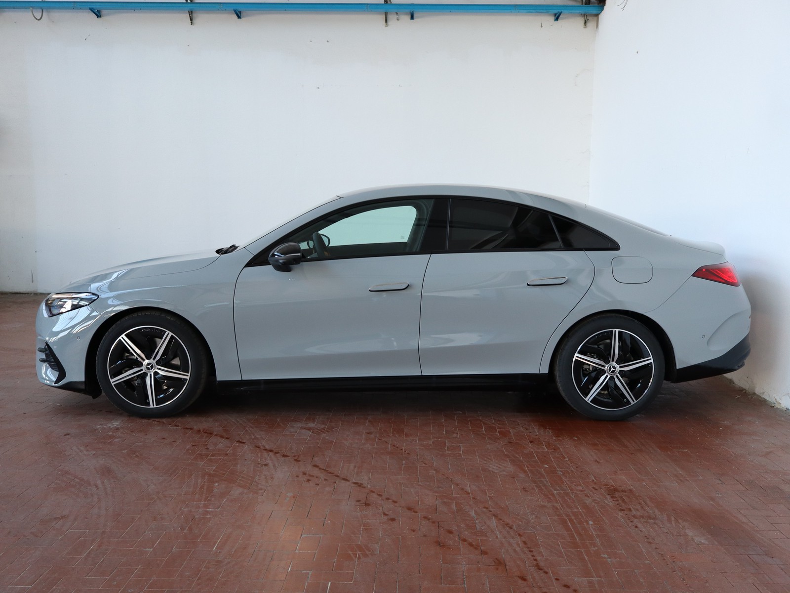 3 - Mercedes CLA 200 premium auto