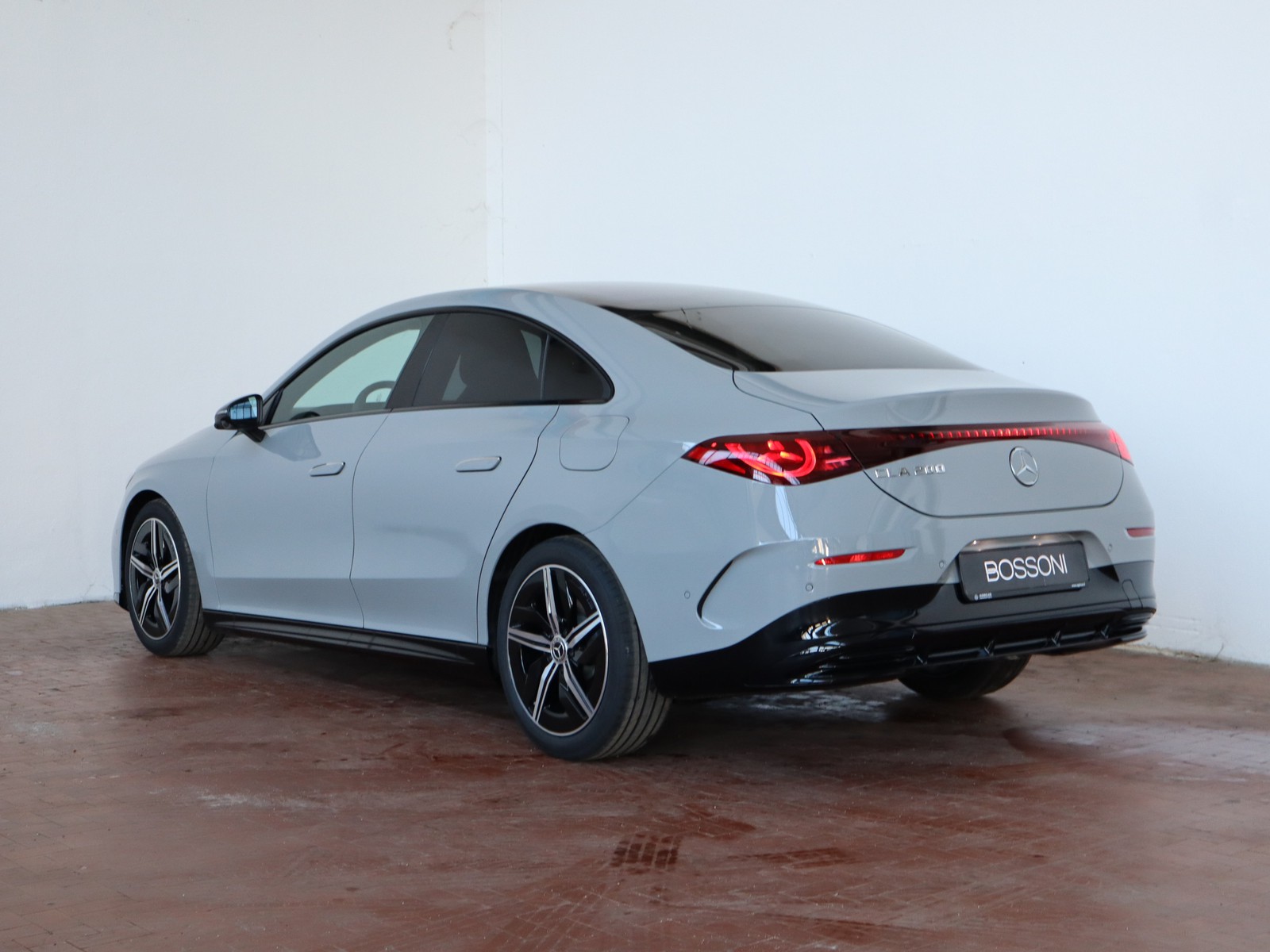 5 - Mercedes CLA 200 premium auto