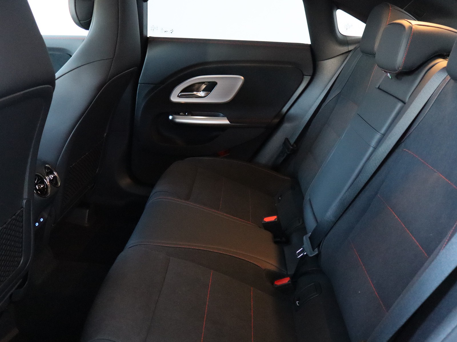 8 - Mercedes CLA 200 premium auto