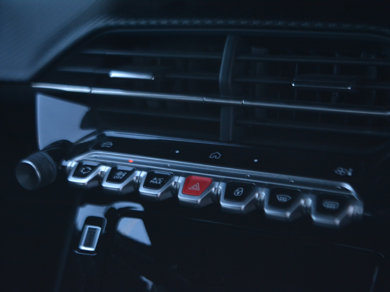 11 - Peugeot 2008 1.2 puretech 130cv allure eat8 s&s