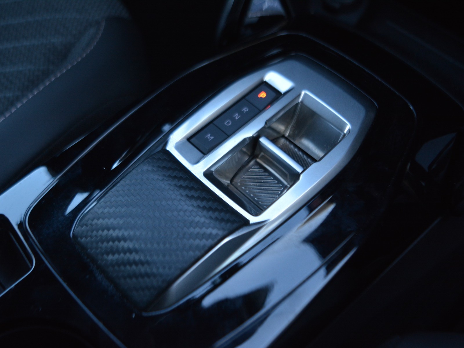 18 - Peugeot 2008 1.2 puretech 130cv allure eat8 s&s