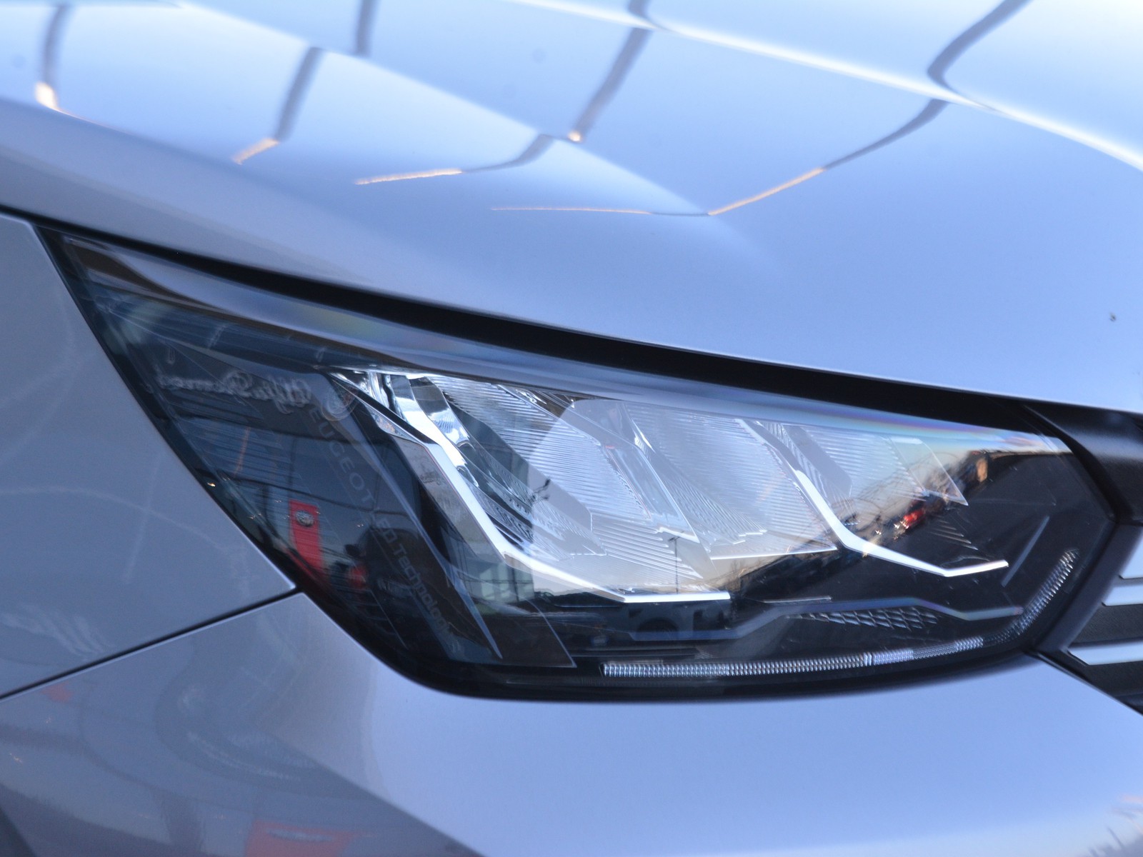 21 - Peugeot 2008 1.2 puretech 130cv allure eat8 s&s