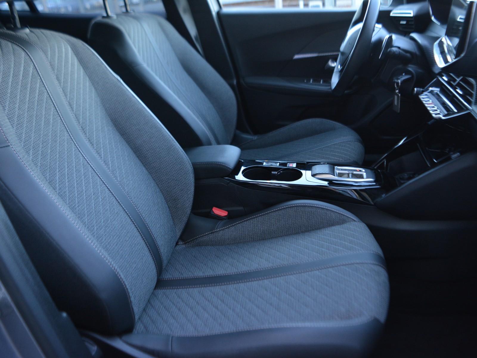 5 - Peugeot 2008 1.2 puretech 130cv allure eat8 s&s