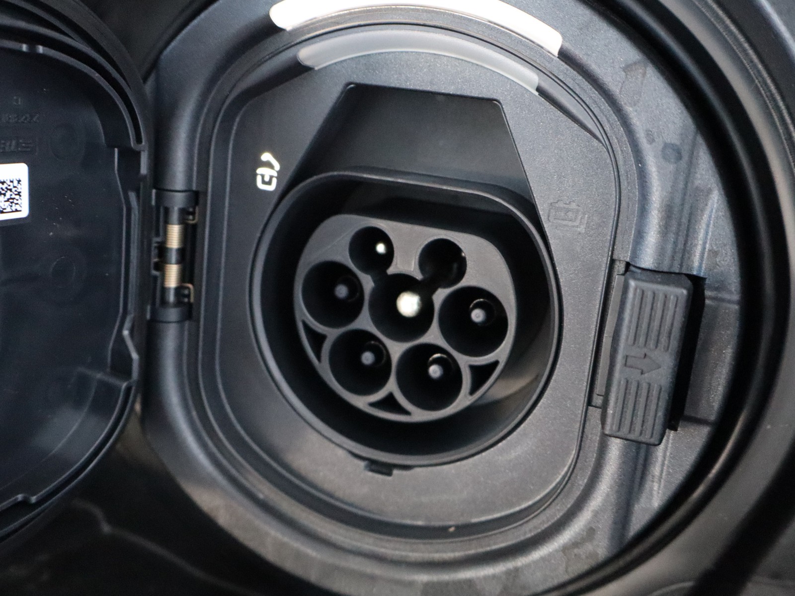 17 - Mercedes GLC coupe 300 de plug in hybrid amg line advanced tech 4matic 9g-tronic