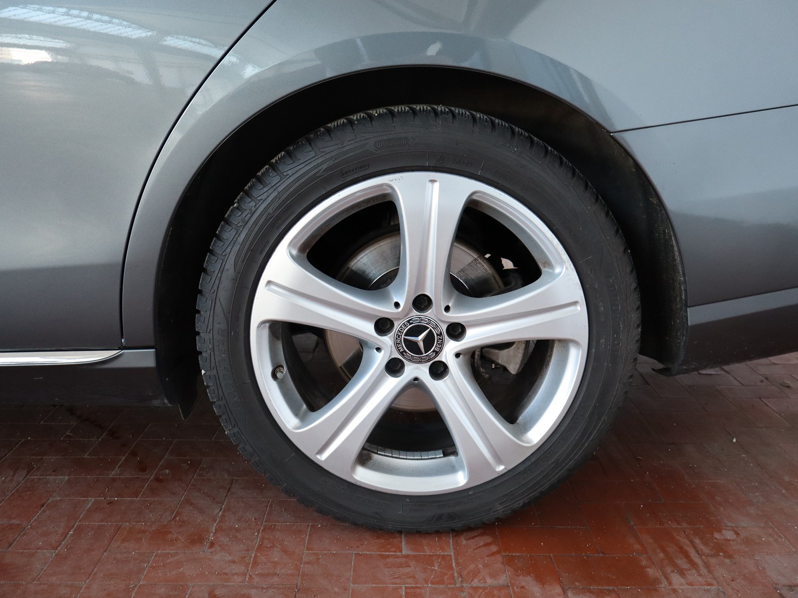 4 - Mercedes Classe E berlina 220 d business sport 4matic 9g-tronic plus