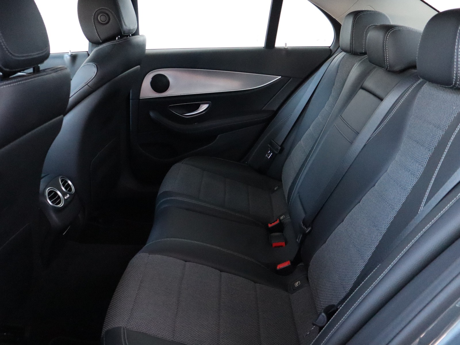 8 - Mercedes Classe E berlina 220 d business sport 4matic 9g-tronic plus