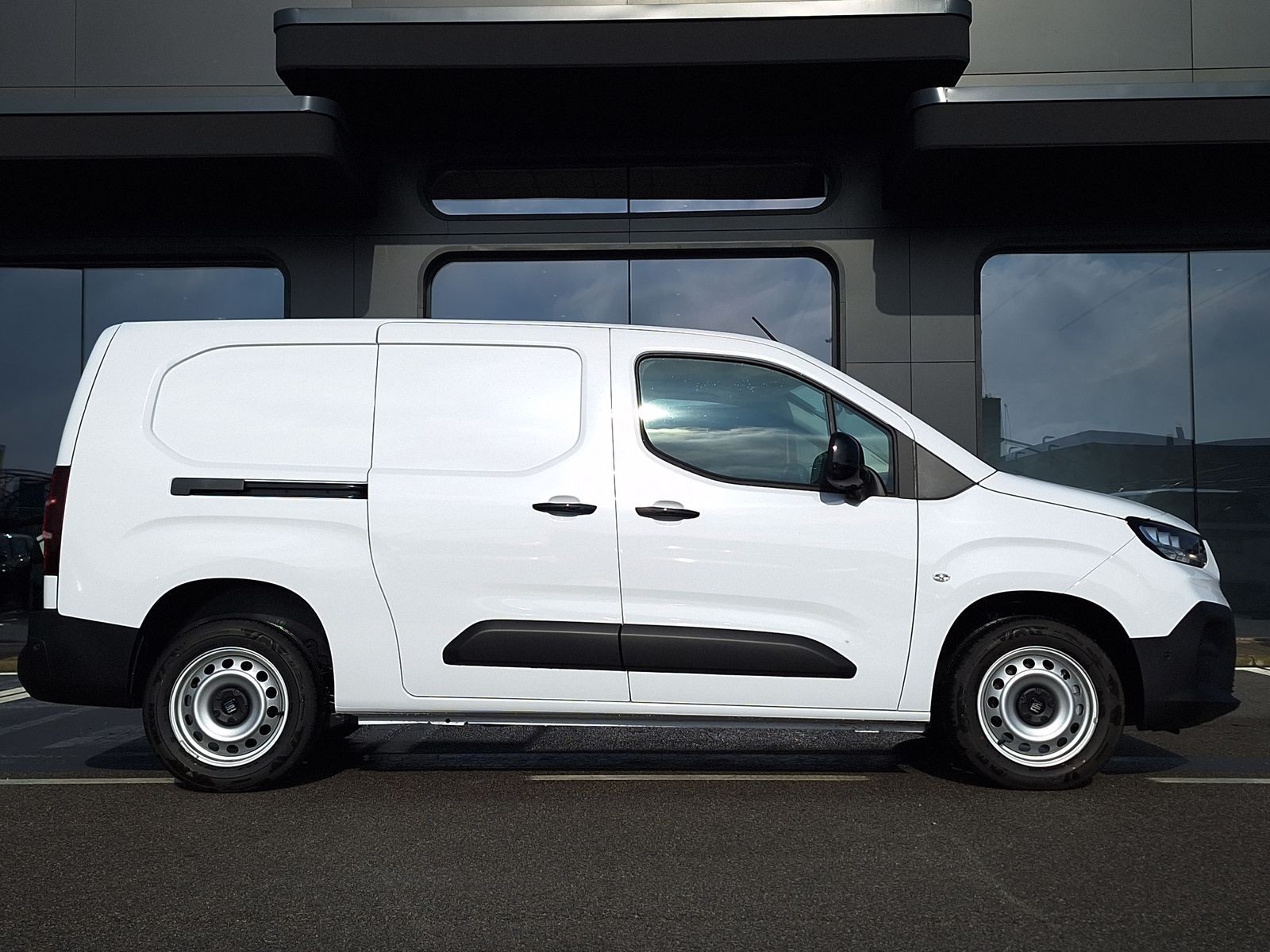 4 - Fiat Professional Doblò van xl 1.5 diesel 130cv