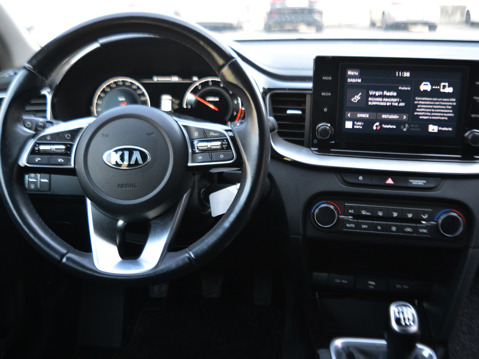 9 - Kia Xceed 1.0 t-gdi 120cv style 2wd