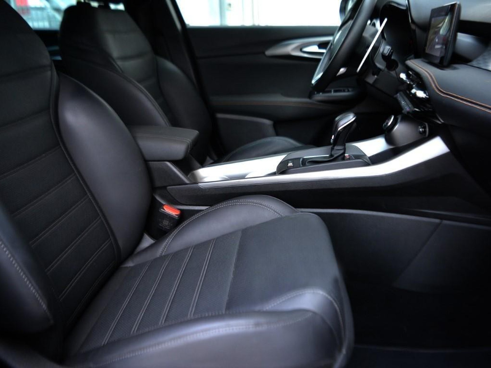 5 - Alfa Romeo Tonale 1.5 hybrid 160cv veloce tct7