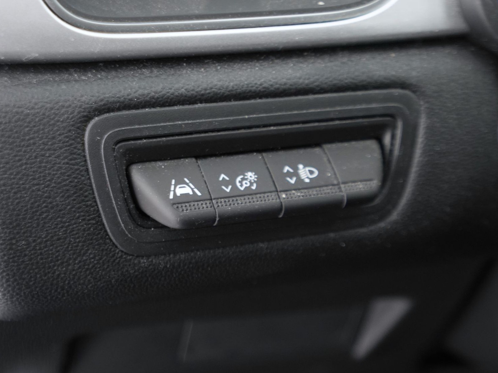 16 - Renault Captur 1.6 e-tech hybrid intens auto 145cv