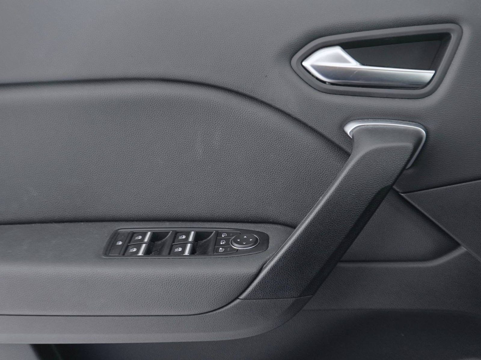 17 - Renault Captur 1.6 e-tech hybrid intens auto 145cv