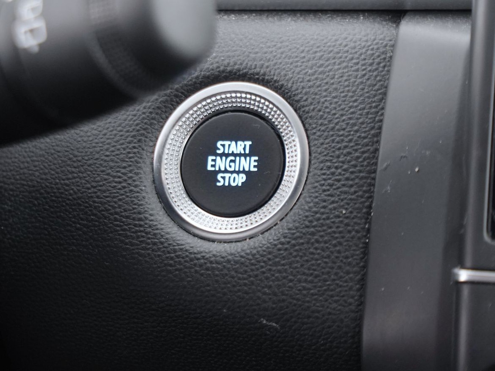 24 - Renault Captur 1.6 e-tech hybrid intens auto 145cv