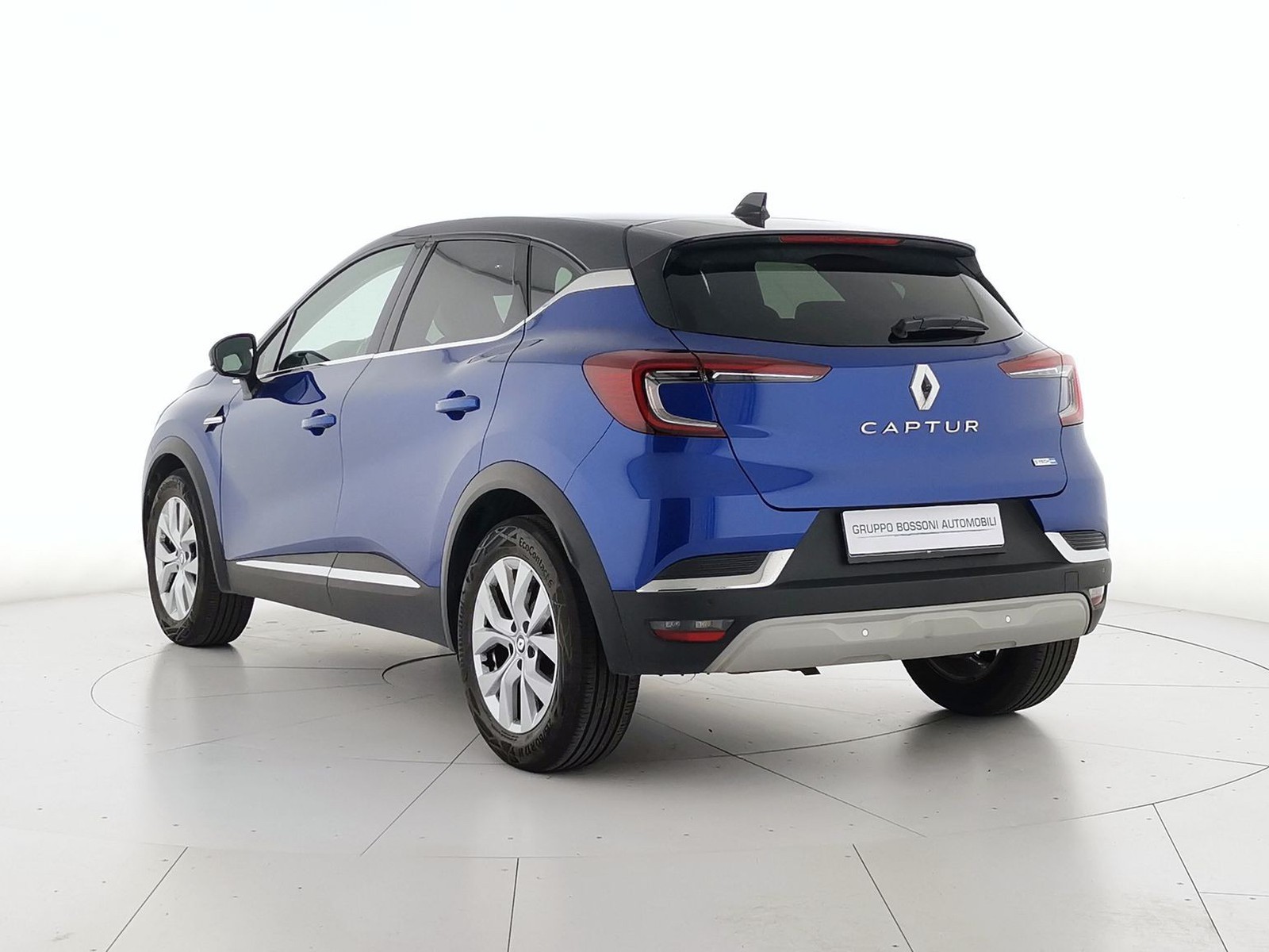 4 - Renault Captur 1.6 e-tech hybrid intens auto 145cv