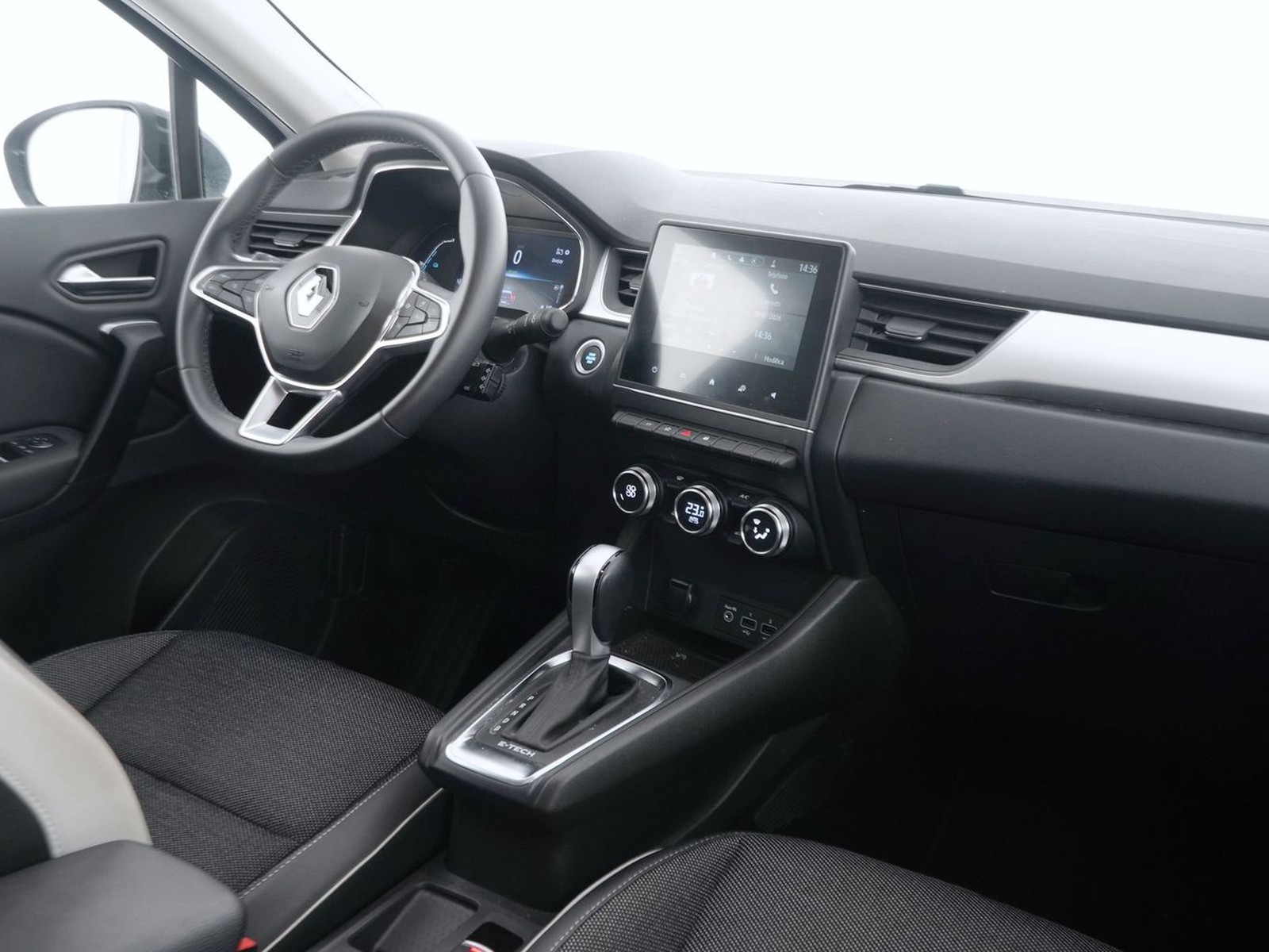 6 - Renault Captur 1.6 e-tech hybrid intens auto 145cv