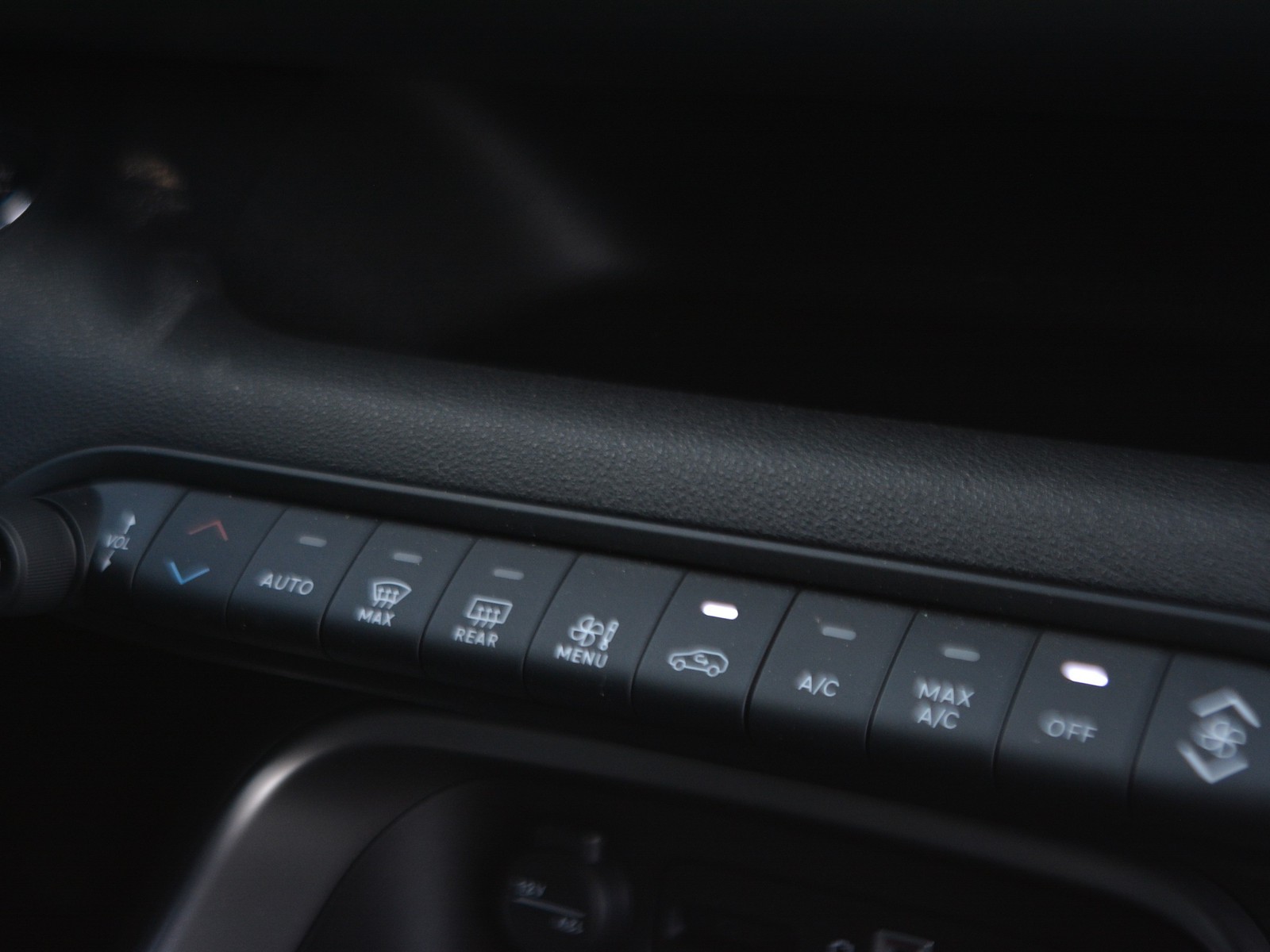 11 - Jeep Avenger 1.2 turbo 100cv summit fwd