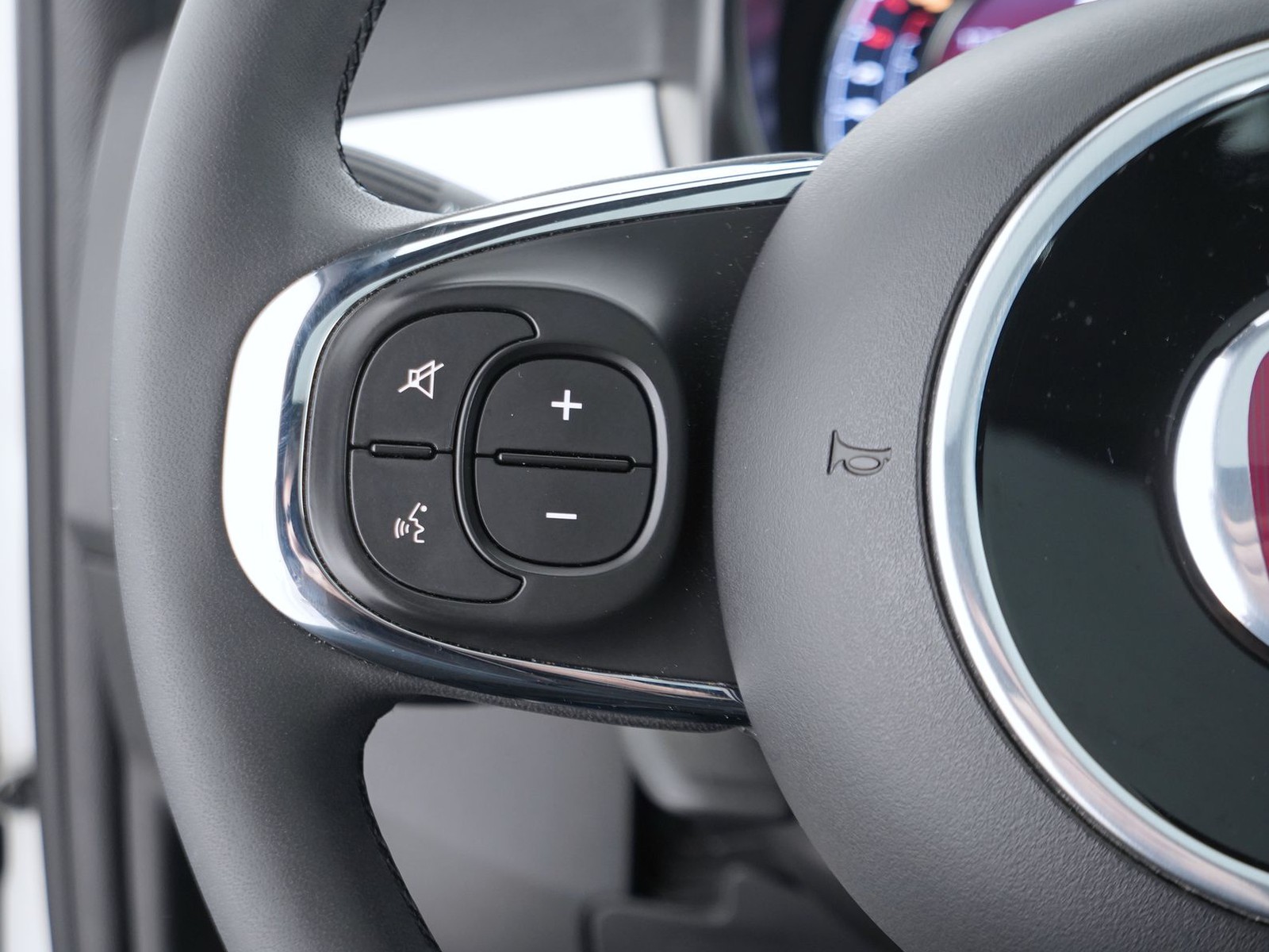 22 - Fiat 500 1.0 firefly hybrid 70cv