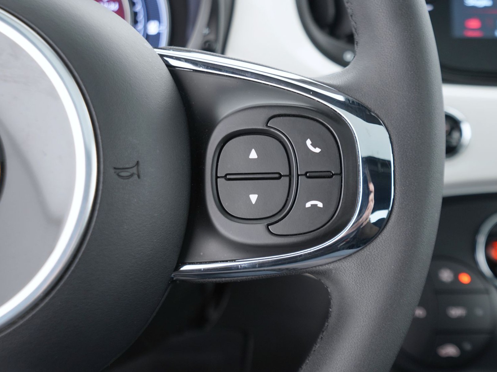 23 - Fiat 500 1.0 firefly hybrid 70cv