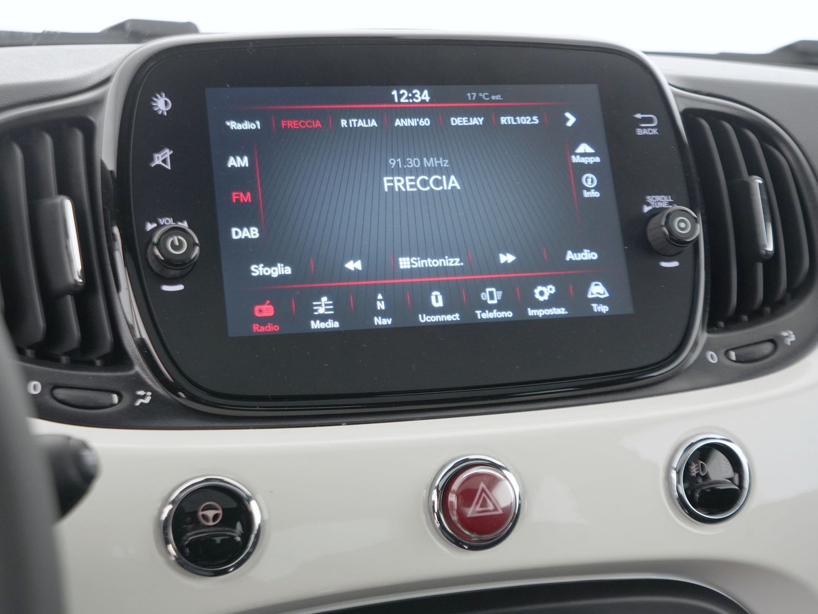 24 - Fiat 500 1.0 firefly hybrid 70cv