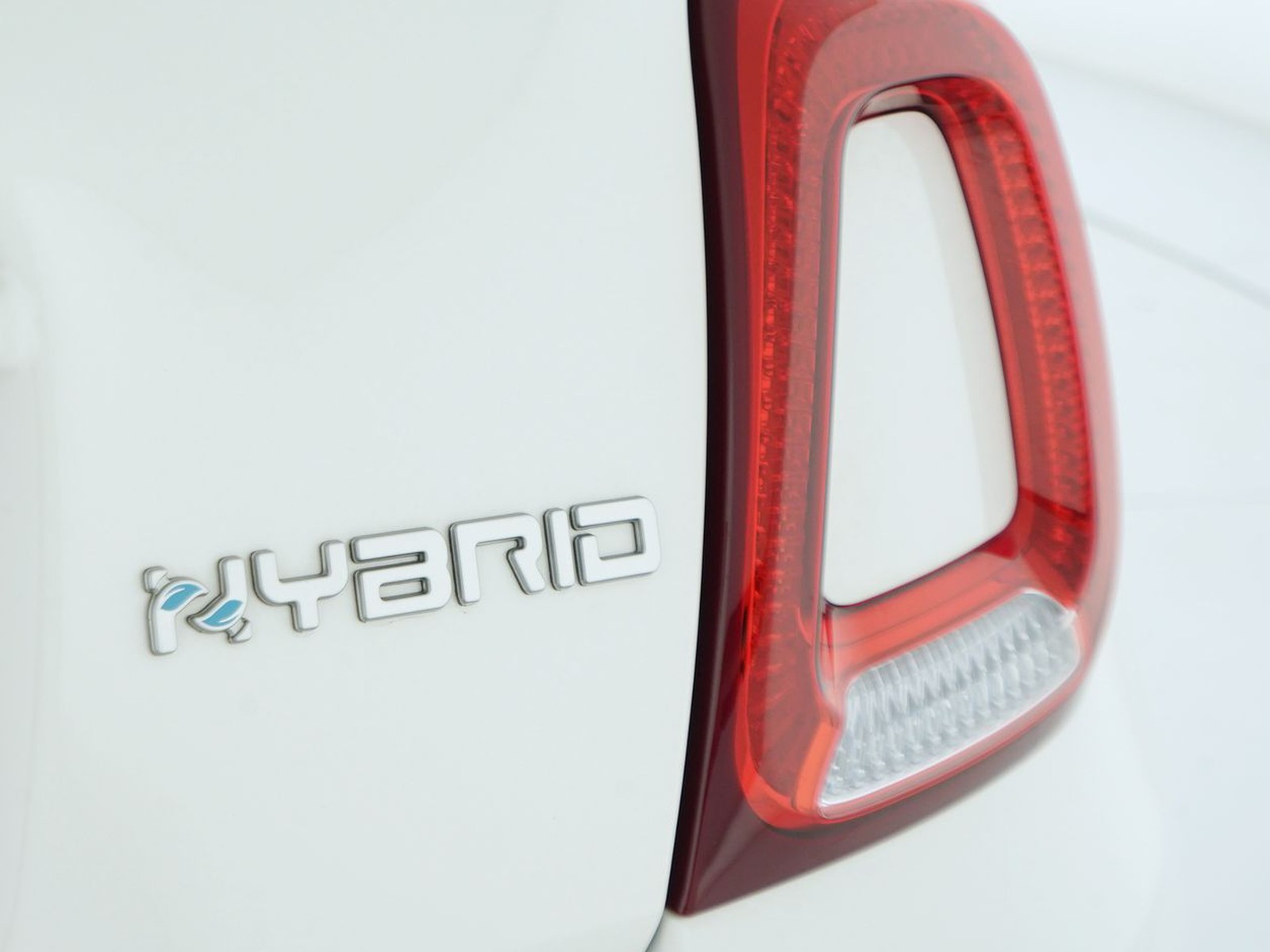 28 - Fiat 500 1.0 firefly hybrid 70cv