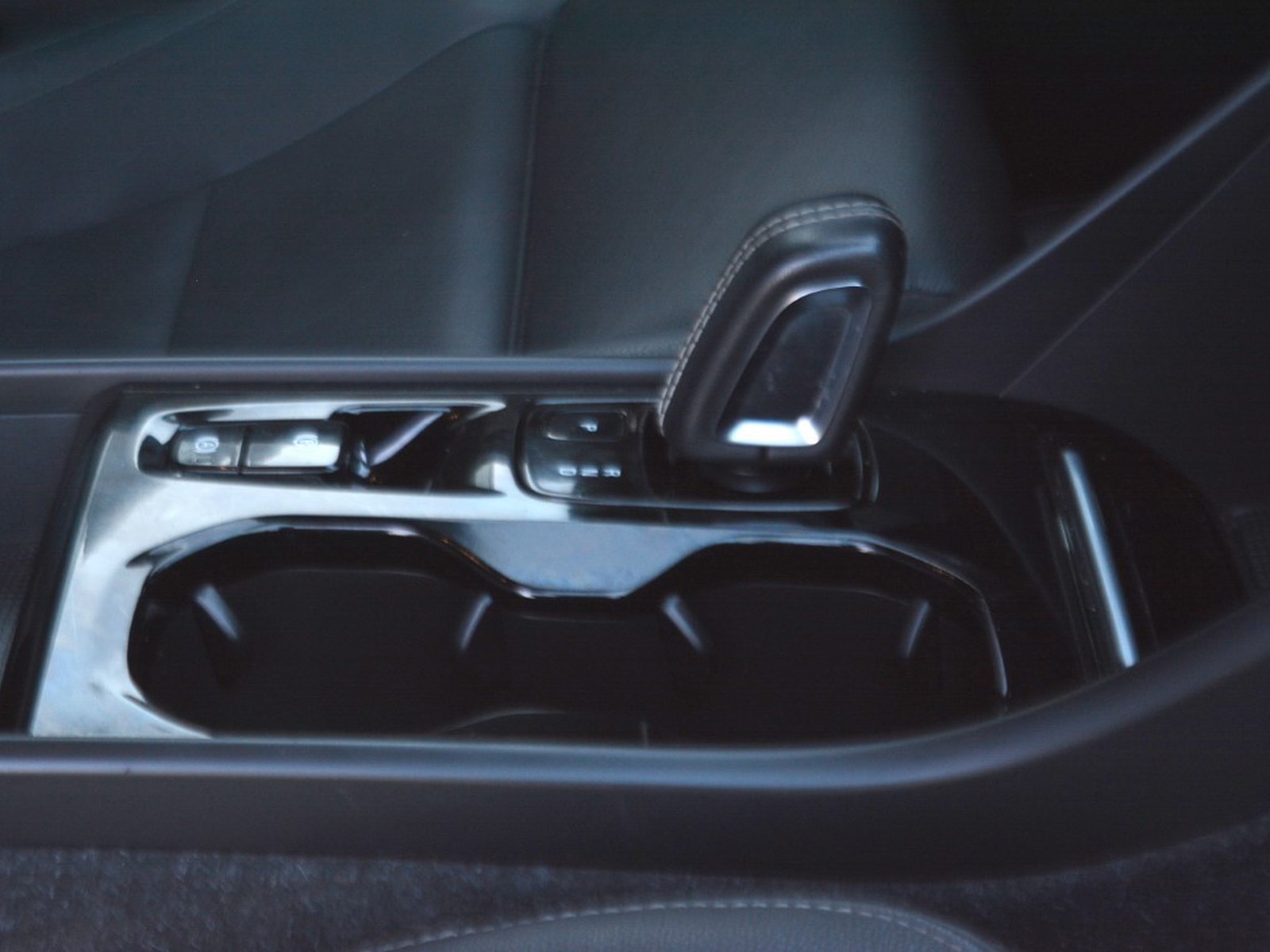 12 - Volvo XC40 1.5 t5 recharge plug-in-hybrid r-design geartronic my21