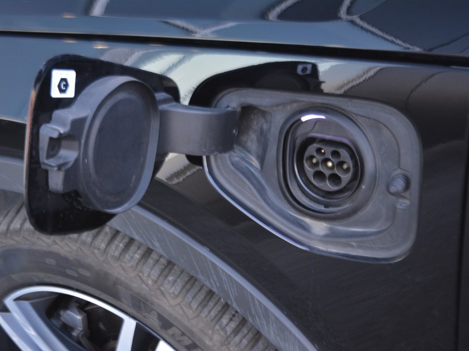 14 - Volvo XC40 1.5 t5 recharge plug-in-hybrid r-design geartronic my21