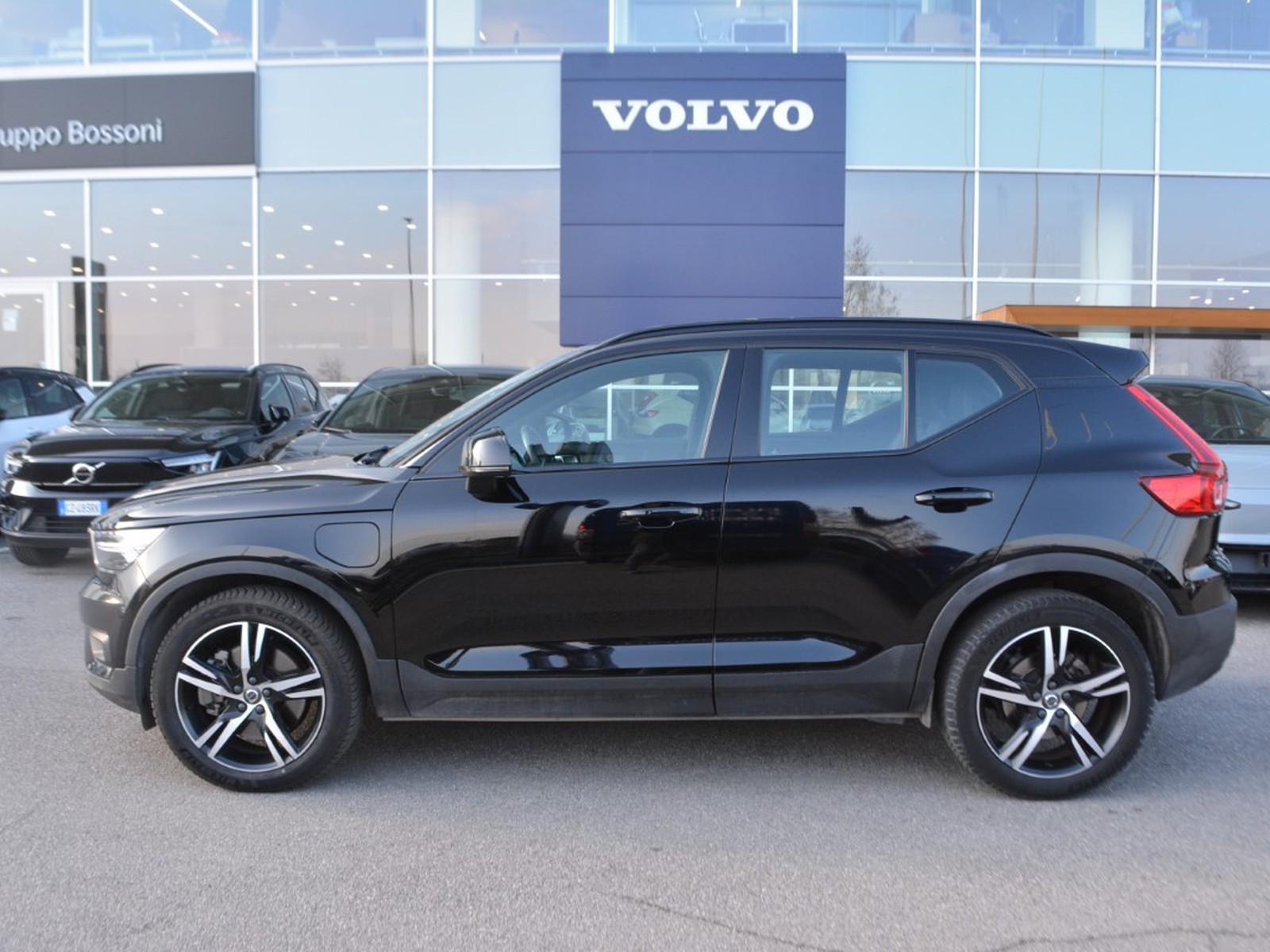 24 - Volvo XC40 1.5 t5 recharge plug-in-hybrid r-design geartronic my21