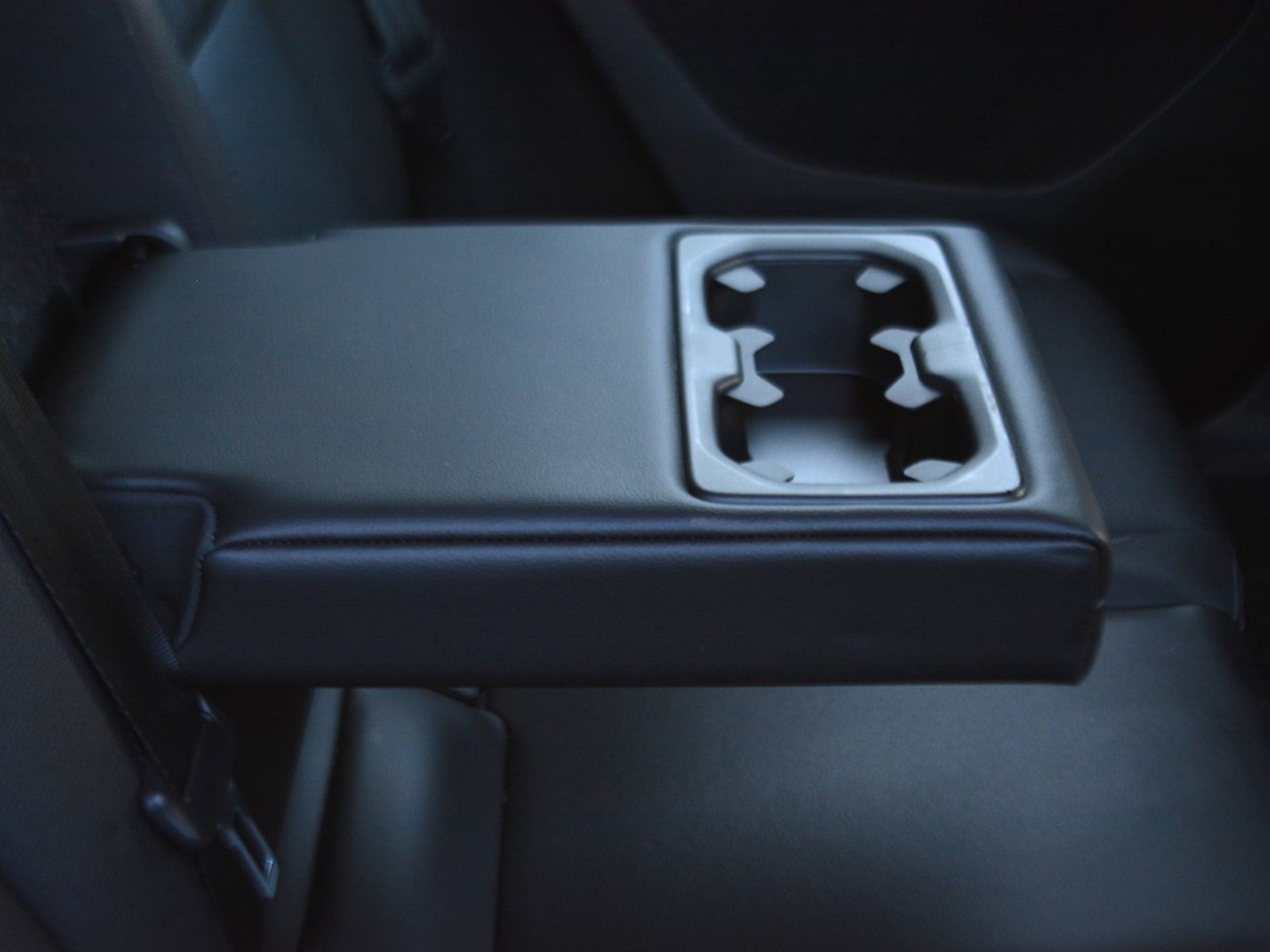 6 - Volvo XC40 1.5 t5 recharge plug-in-hybrid r-design geartronic my21