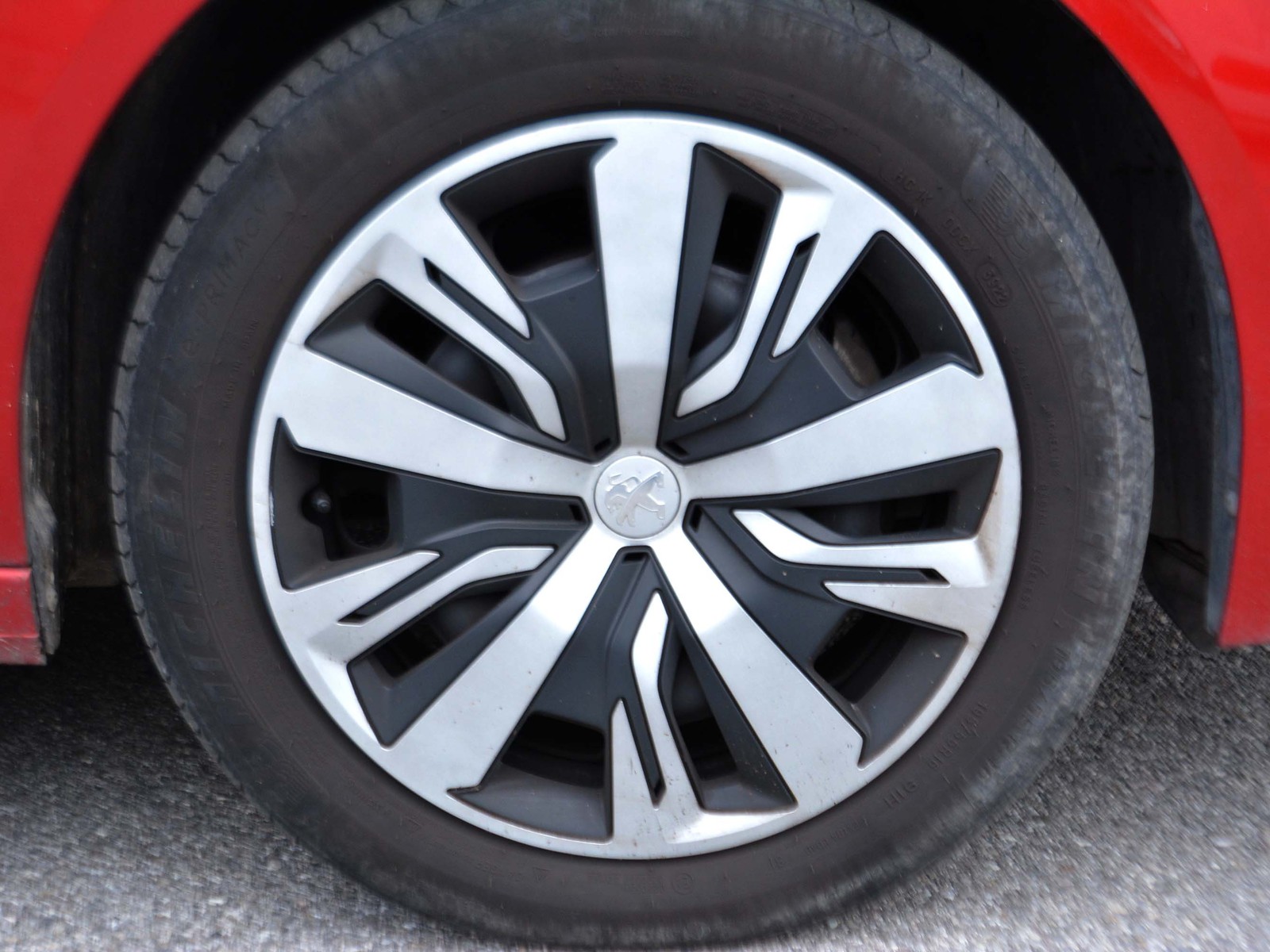 15 - Peugeot 208 5 porte 1.2 puretech active pack s&s