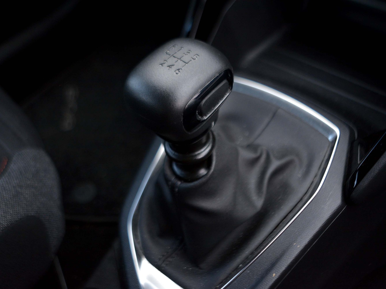 18 - Peugeot 208 5 porte 1.2 puretech active pack s&s