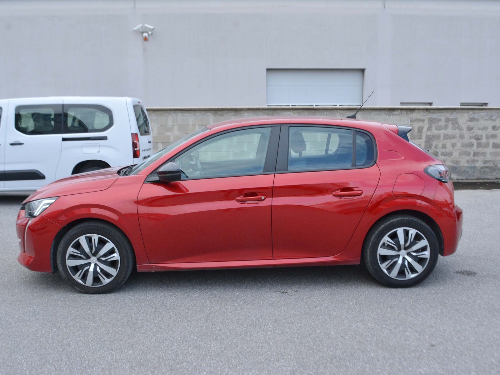 24 - Peugeot 208 5 porte 1.2 puretech active pack s&s