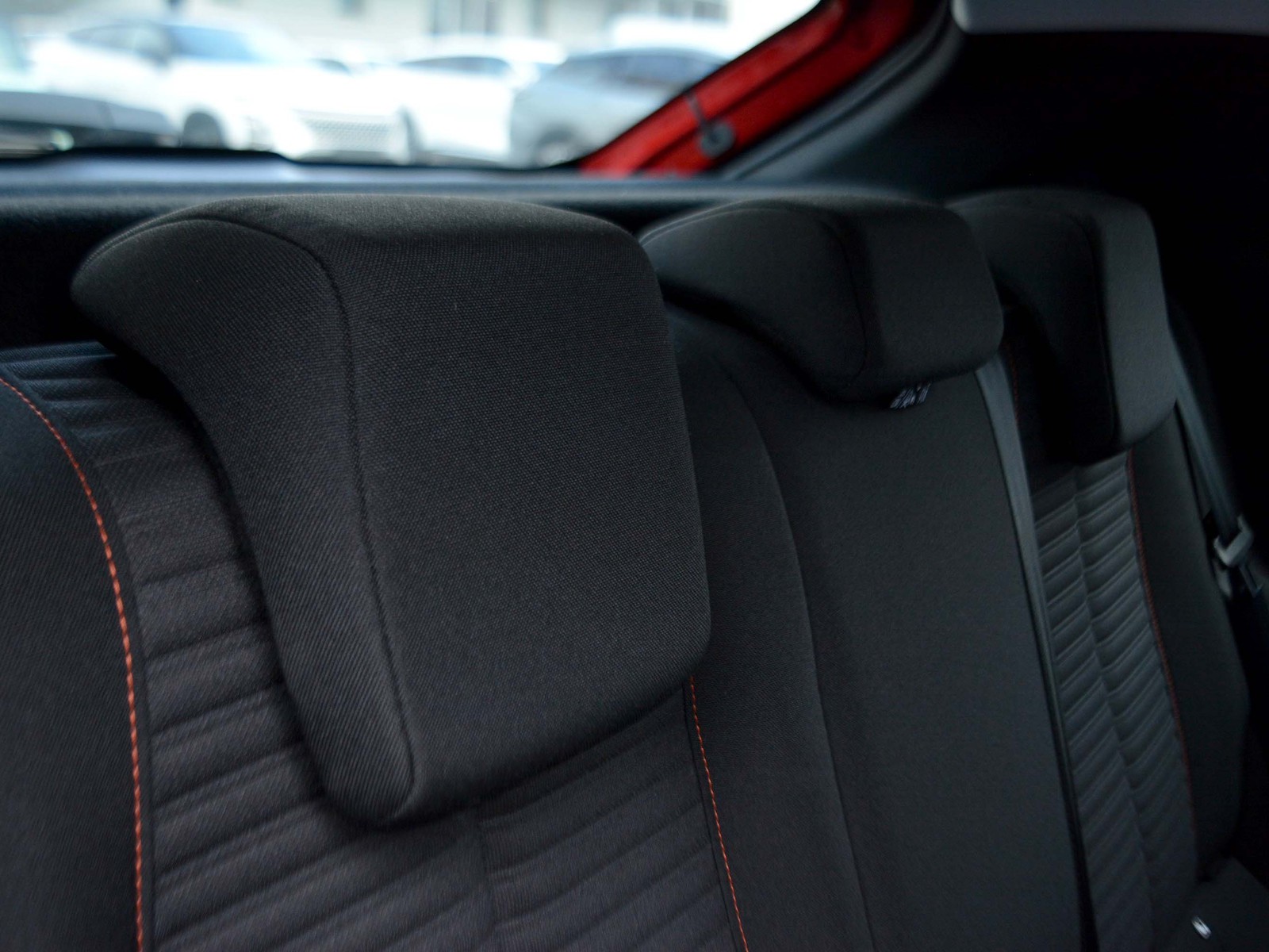 6 - Peugeot 208 5 porte 1.2 puretech active pack s&s