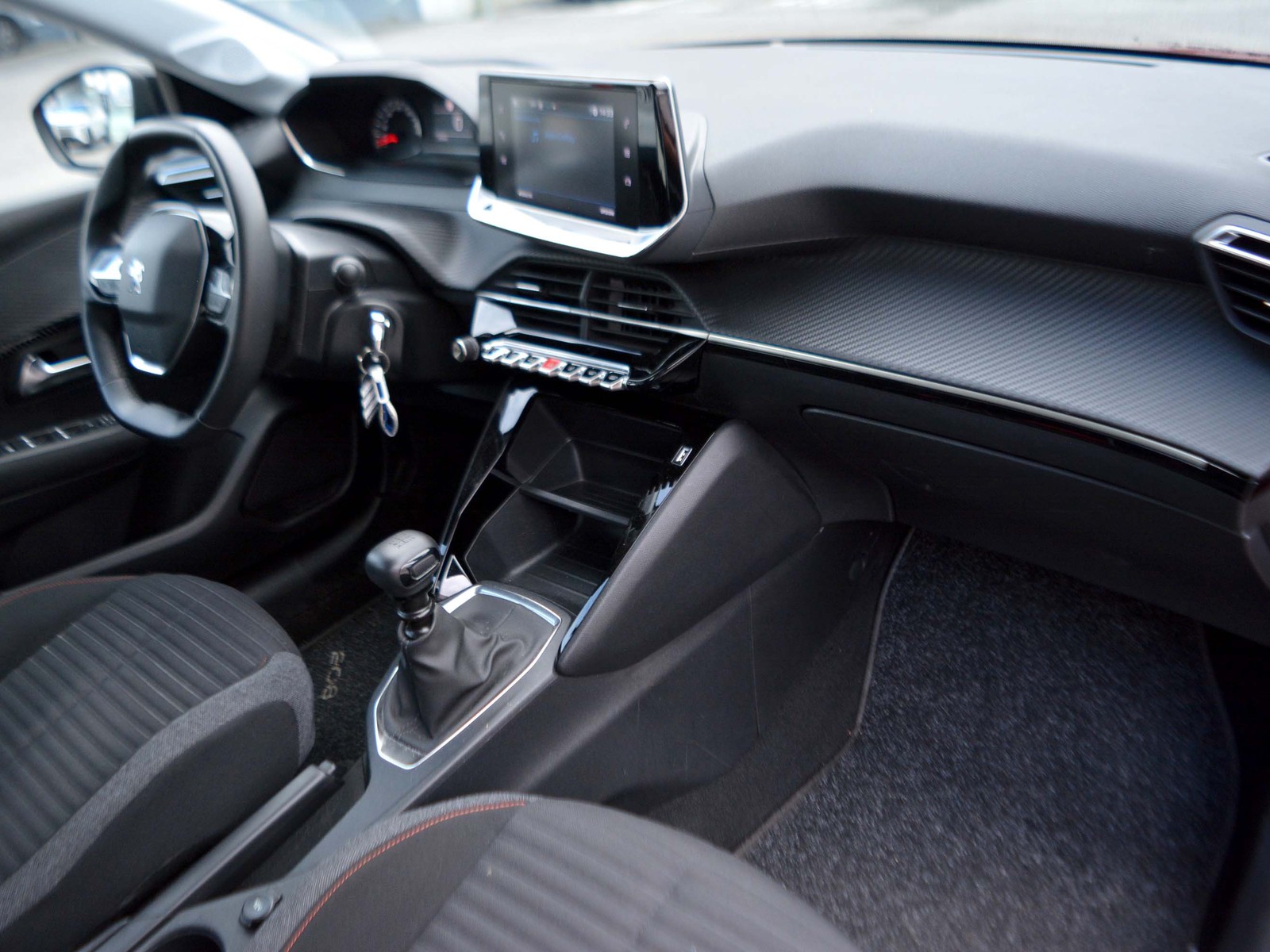 8 - Peugeot 208 5 porte 1.2 puretech active pack s&s