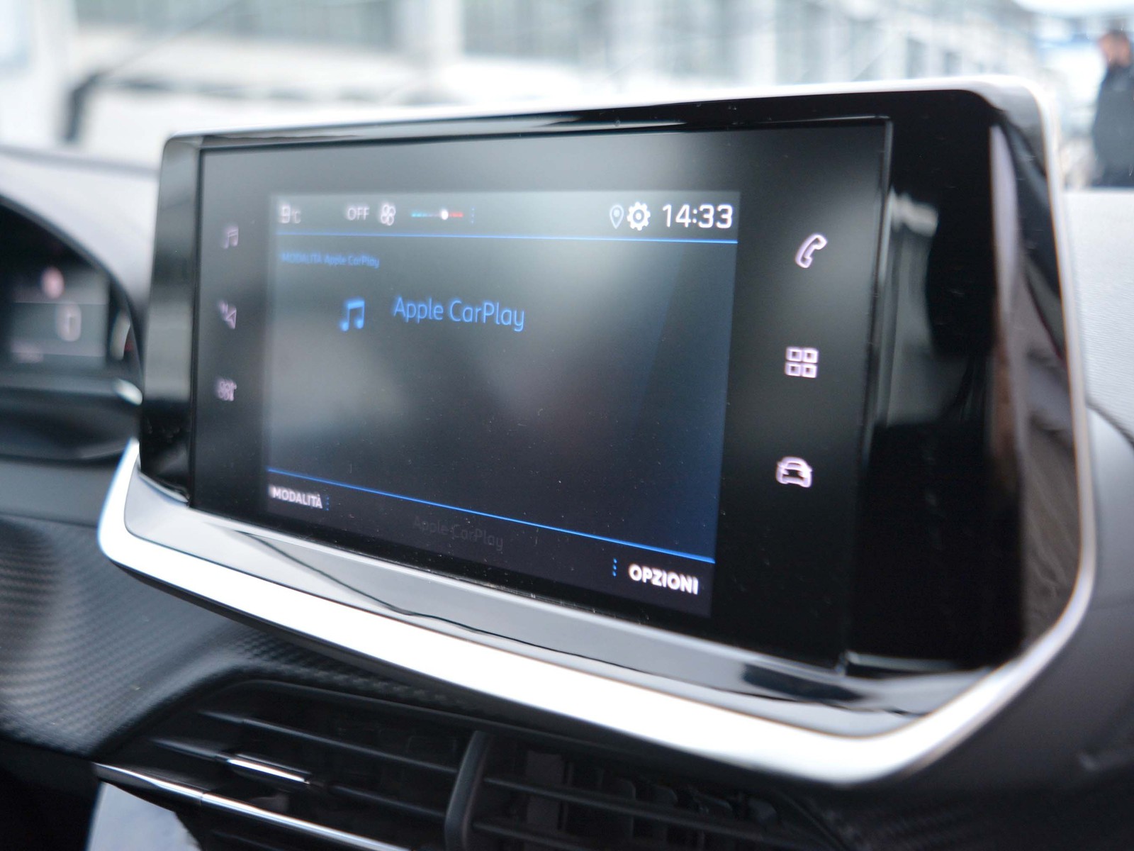 10 - Peugeot 208 5 porte 1.2 puretech active pack s&s