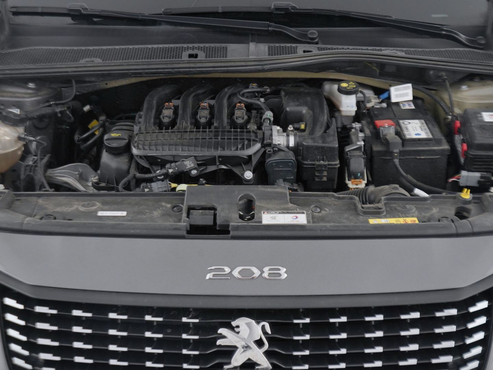 11 - Peugeot 208 5 porte 1.2 puretech 75cv active pack s&s